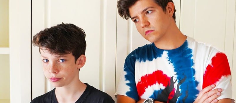 عبارات جميلة عن الأخ | عبارات جميلة عن الأخت الصغيرة