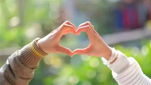 كلام رومانسي عيد الحب للزوج وعبارات تهنئة لعيد الحب بالعامية