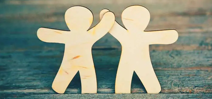 كلمات مدح صديق بالفرنسية مترجمة