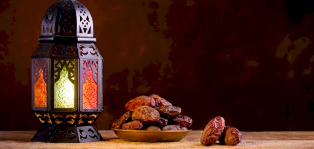 للجد والجدة | أجمل ما يقال في شهر رمضان المبارك 2025 لتهنئة جدي وجدتي