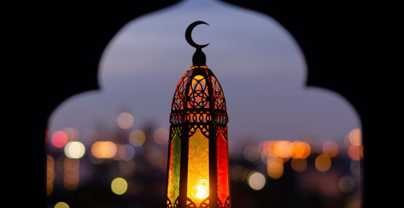 مترجمة | كلمات جميلة ومعبرة للتهنئة بشهر رمضان المبارك 2025 بالإنجليزي مع الصور