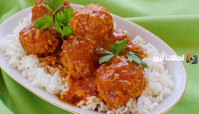 طريقة عمل كفتة الأرز بالصلصة