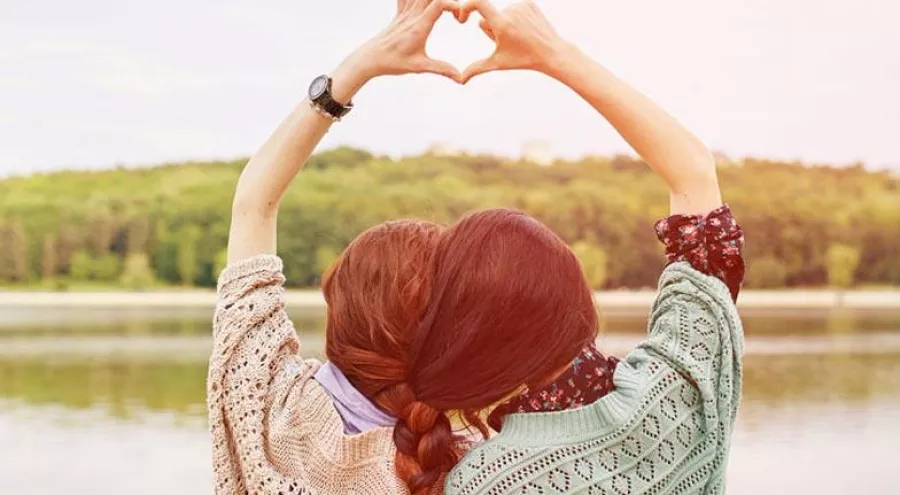 أفضل رسائل اصدقاء بنات قصيرة