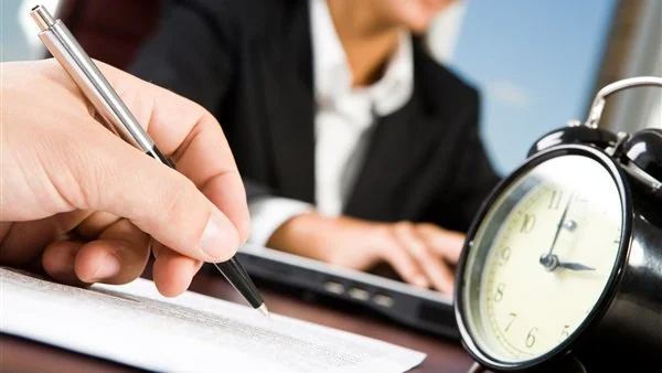 بوستات مضحكة عن انتهاء الاجازة