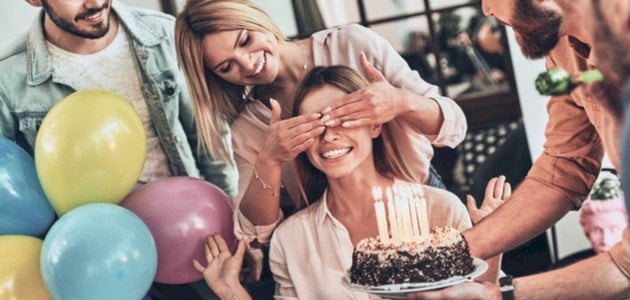 رسائل عيد ميلاد صديقة غالية