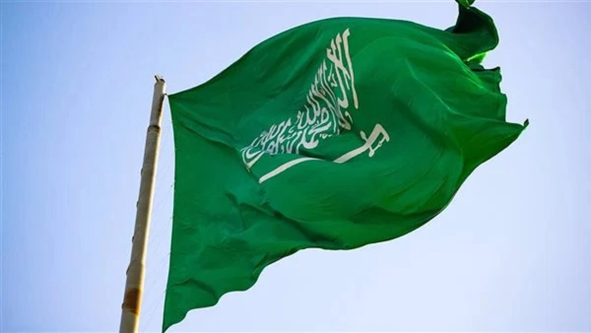  6 فئات تتيح لهم السعودية تجديد الإقامة