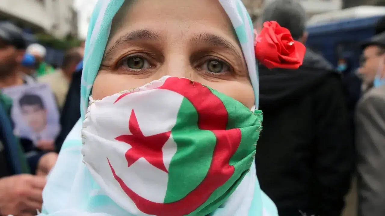 منحة المرأة الماكثة