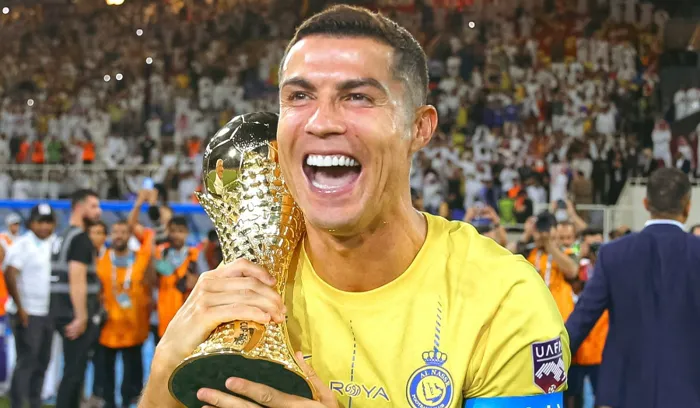أصوات جمهور النصر تَتعالى بعد تحقيق كريستيانو الثلاثية!
