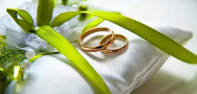 70 تهنئة خطوبة بالاسماء