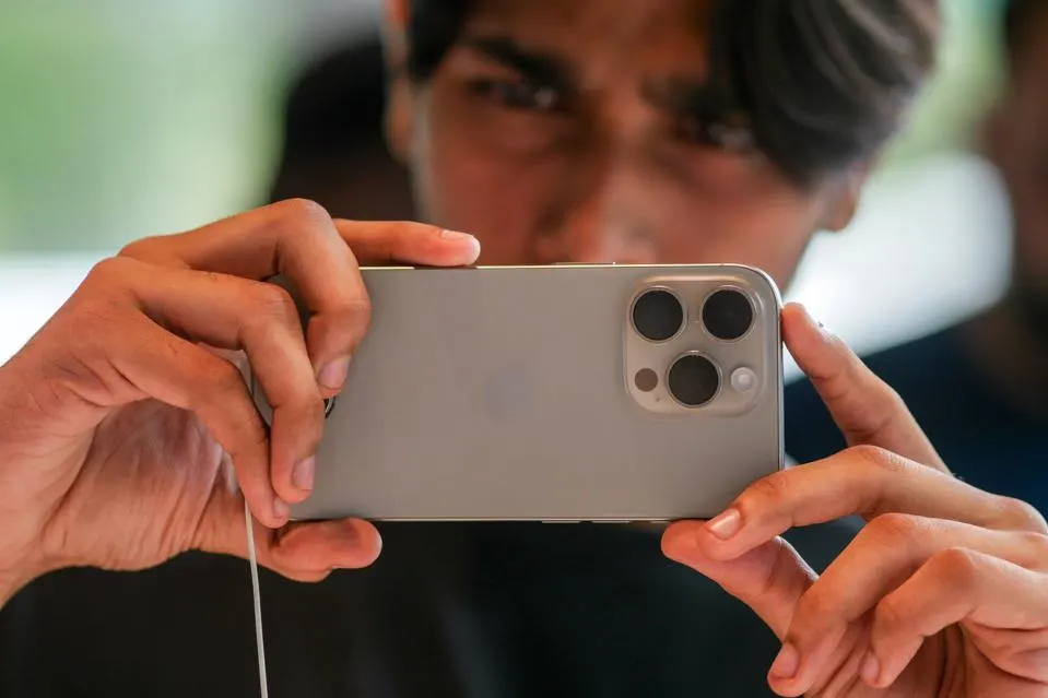 iPhone 17
