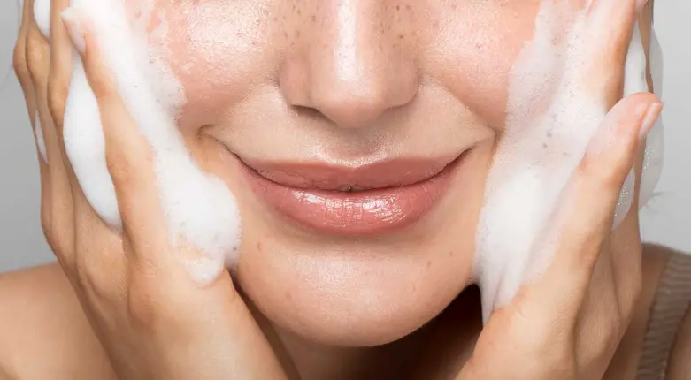 كيف اعتني بالبشرة المختلطة