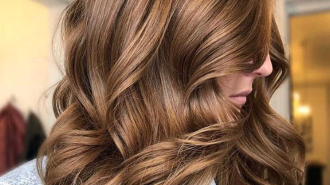 ما هي أفضل ألوان صبغات الشعر للبشرة القمحية بالصور