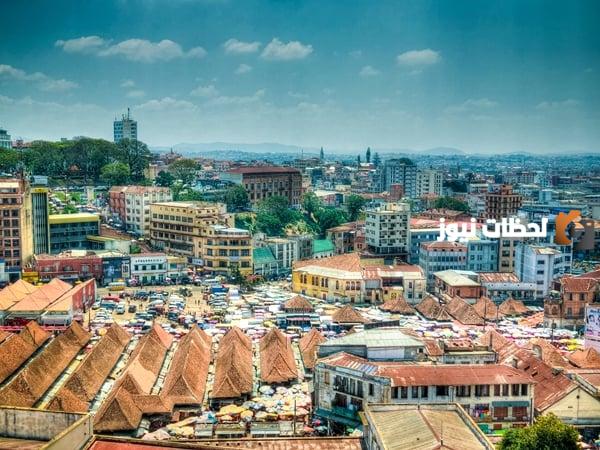 ما هي عاصمة مدغشقر وكم عدد سكانها؟