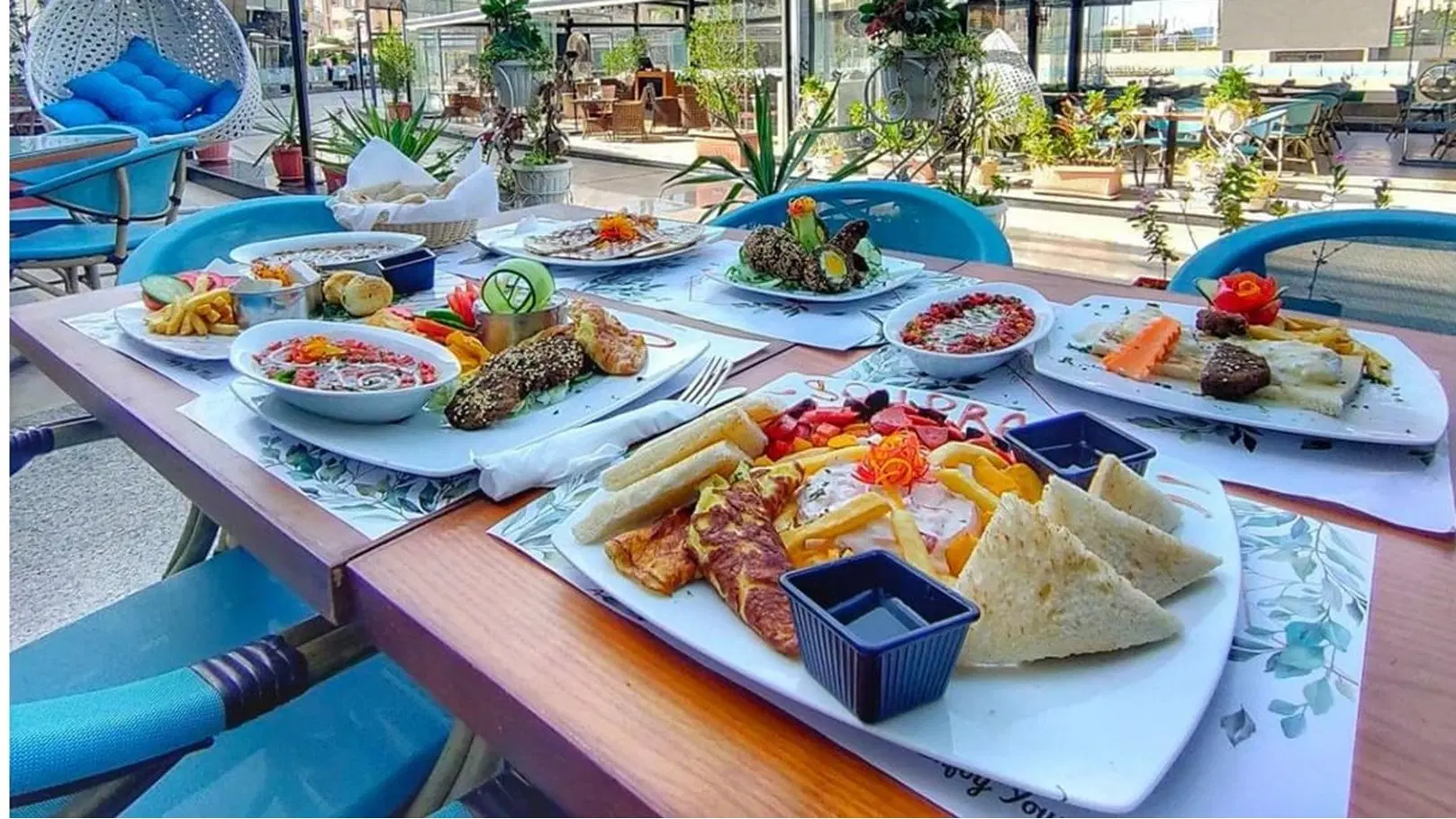 قائمة بأسماء مطاعم ومتنزهات في المدينة المنورة