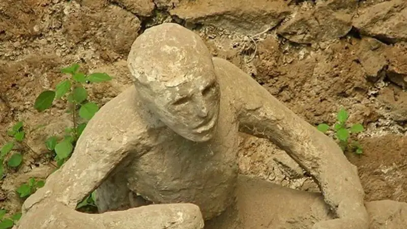 هل صحيح ان البحر الميت مكان قوم لوط؟