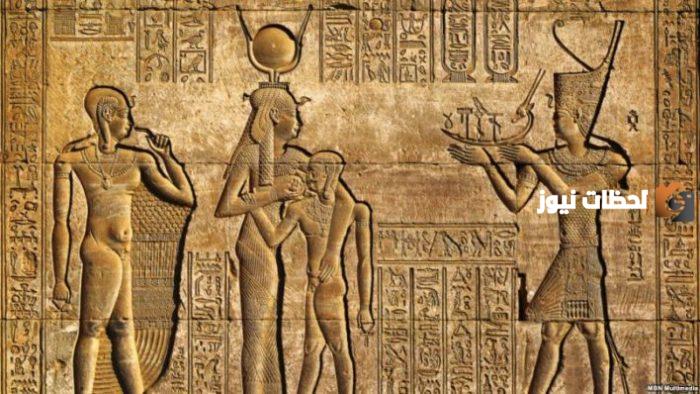ما هو اتجاة أبواب المقابر الفرعونية