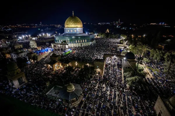 إحياء وقيام ليلة القدر أفضل في المنزل أم المسجد