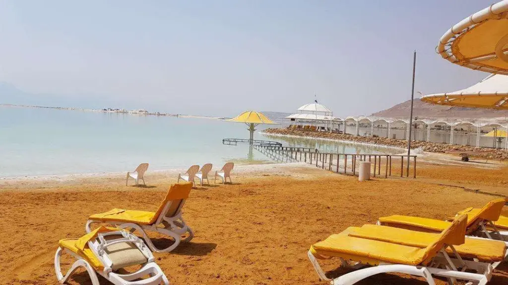 المناطق السياحية في البحر الميت وطرق الوصول إليه