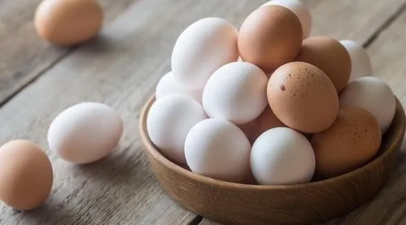 طرق للتأكد من سلامة البيض
