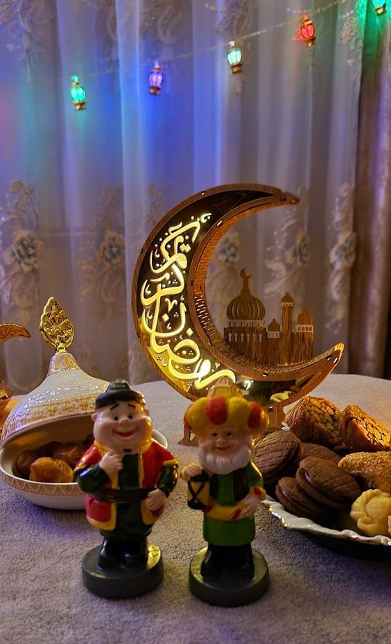 مكتوبة بخط جميل | رسائل تهنئة رمضانية بمناسبة الشهر الفضيل 2025 بصيغة رسمية