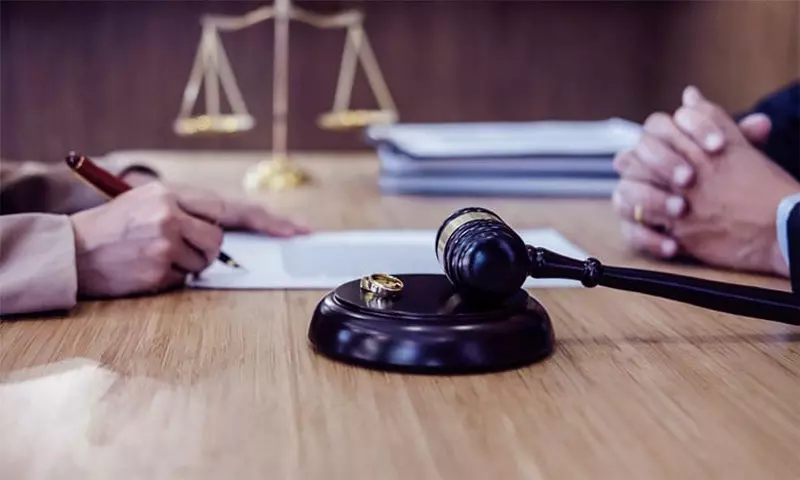 حقوق الزوج عند طلب الزوجة الطلاق في الأردن 2025