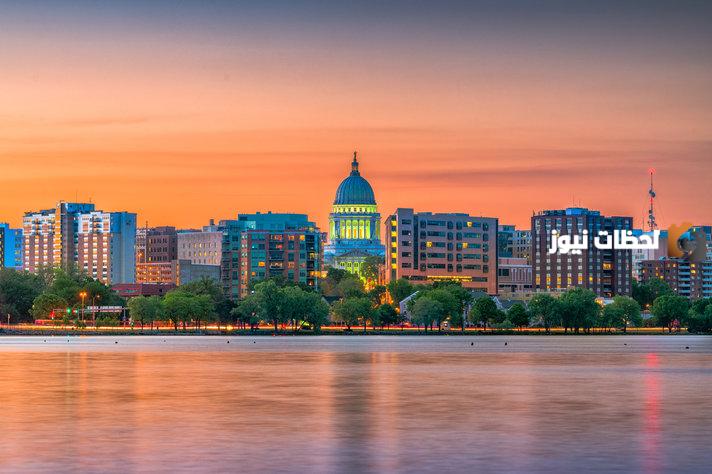 ما أصغر ولاية أمريكية وكم تبلغ مساحتها وعدد سكانها