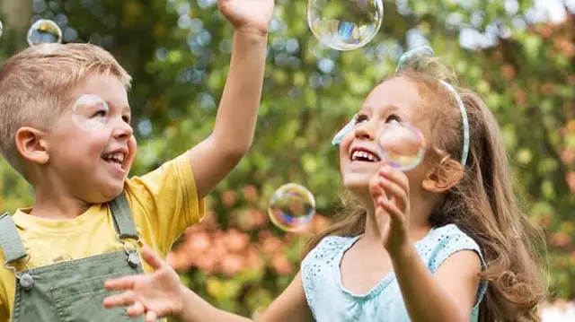 موضوع تعبير عن الطفولة للصف الثاني الإعدادي