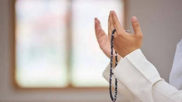 فضل آخر ساعة من يوم الجمعة وأحب الأعمال إلى الله فيها