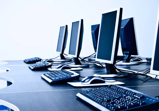 مقدمة عن الكمبيوتر للاذاعة المدرسية وأهمية تعلم استخدامه