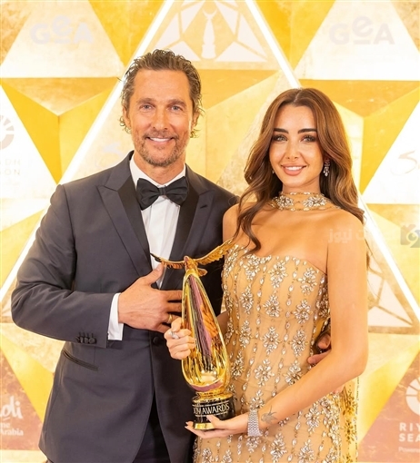هنا الزاهد