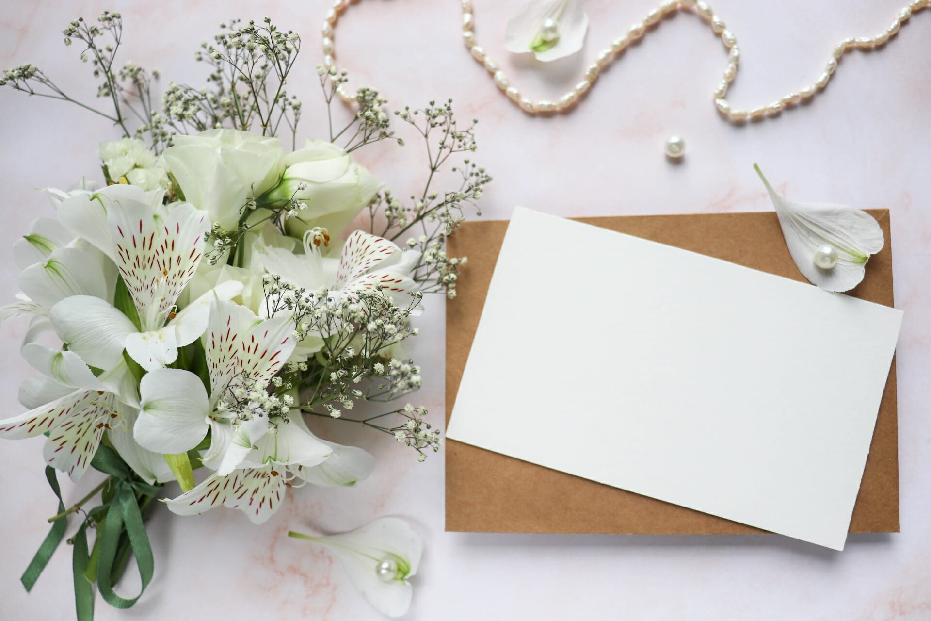 أجمل عبارات تهنئة بالزواج وأجمل ما يقال للعروسين أجمل عبارات تهنئة بالزواج وأجمل ما يقال للعروسين