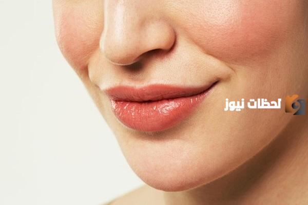 إليك وصفات لتفتيح الشفاه بمكونات من المنزل
