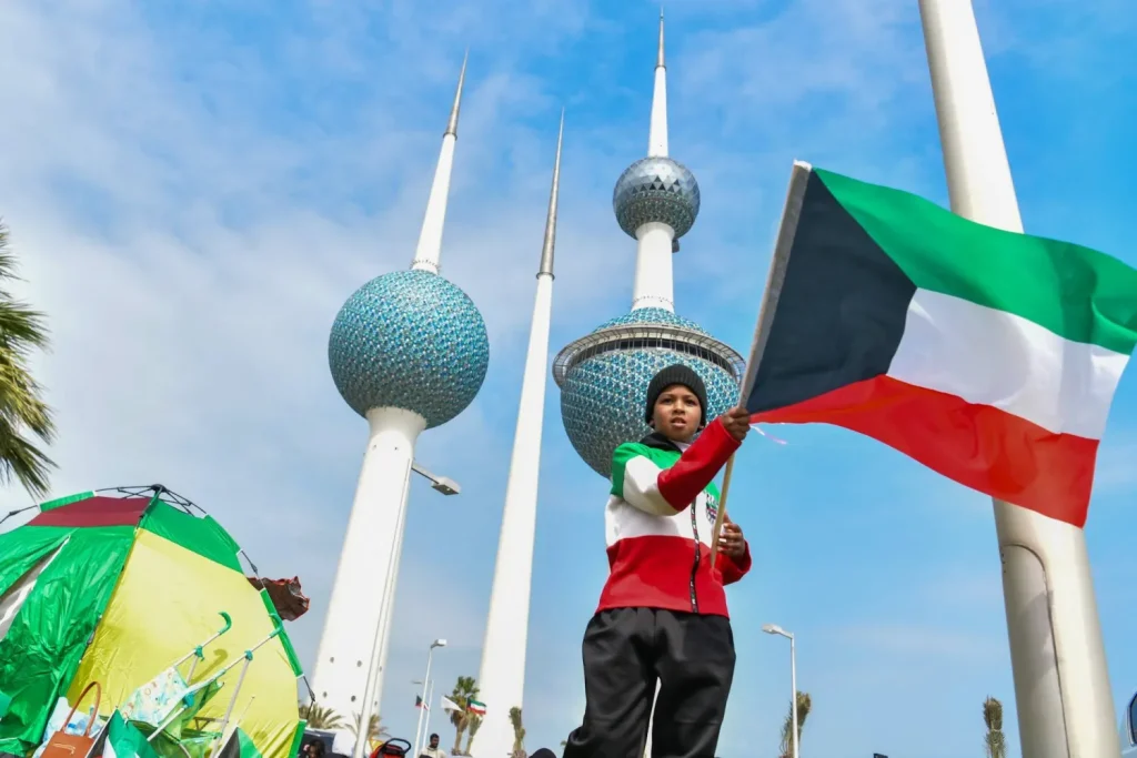 تعطيل دوام الموظفين بالكويت