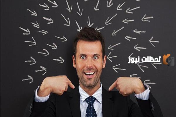 صفات الأخ النرجسي وعلامات النرجسية والغرور وحب الذات