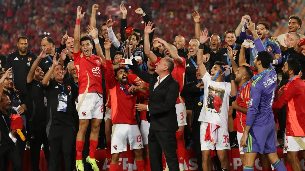 فيفا يمنح الهلال والأهلي المصري ألقابًا تاريخية