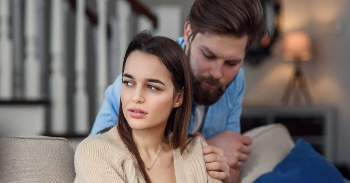 كيف أخلي زوجي يترك محادثة البنات ويحبني أكثر