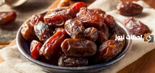 ما الحكمة من أكل التمر بعدد فردي وما السنة المؤكدة في ذلك؟
