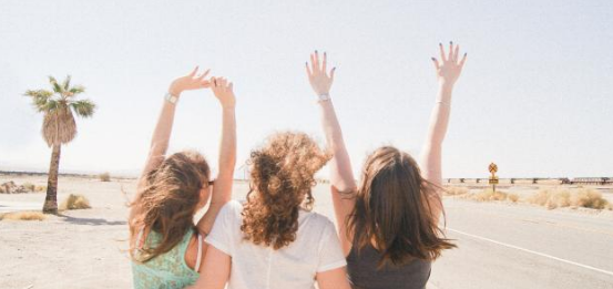 أفضل رسائل اصدقاء بنات قصيرة