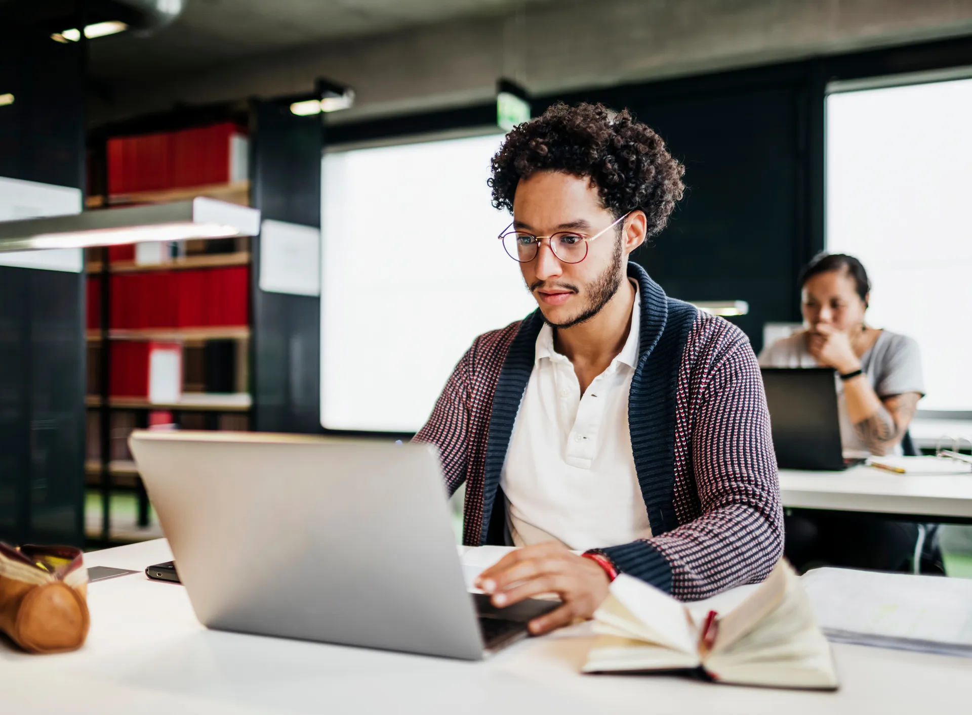 إليك رسالة طلب وظيفة بالانجليزي مترجمة