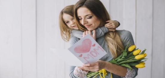 رسائل قصيرة عن عيد الأم 