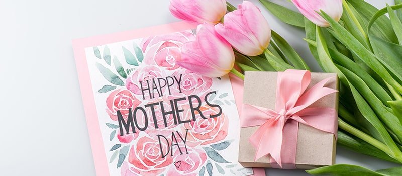 كلمات تهنئة للأم