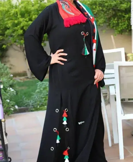 أفكار فساتين يوم العلم الإماراتي