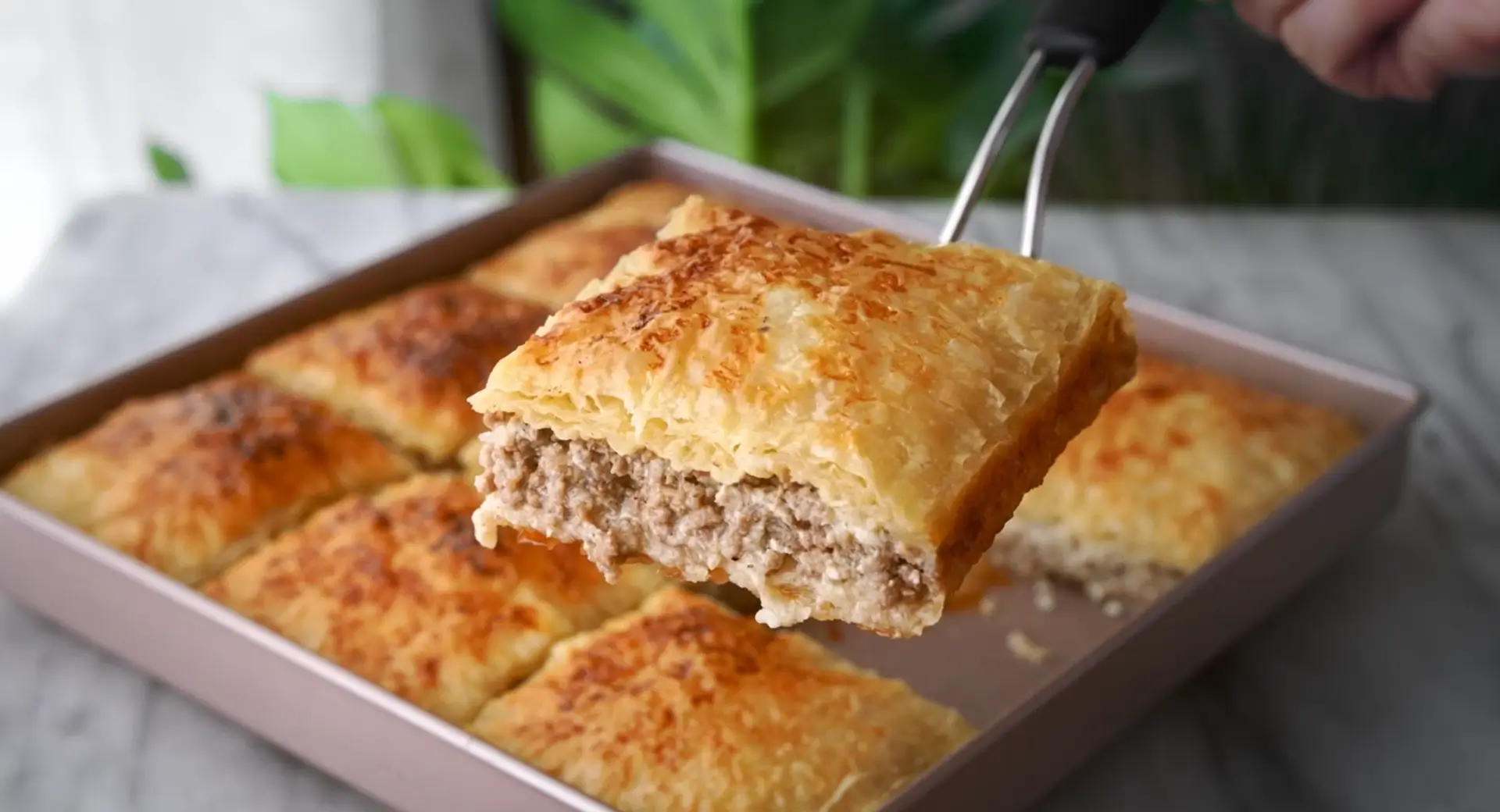 من أسهل وأخف الأكلات.. طريقة عمل الجلاش باللحمة المفرومة لإفطار رمضان