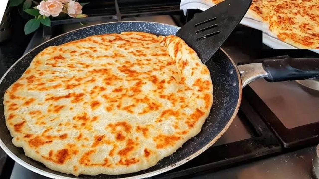 طريقة-تسوية-فطائر-الطاسة-السائلة في ثواني هيبقى جاهز معاكي أحلى سحور.. إليك طريقة عمل فطائر المقلاة الاقتصادية بدون عجن