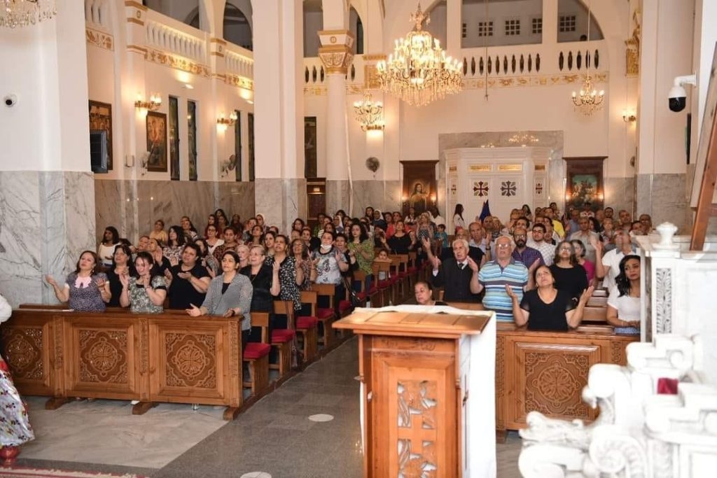 الكنيسه الكاثوليكيه في مصر تستقبل عزاء البابا فرنسيس بحضور قيادات كنسيه