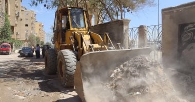 حملات نظافة مكثفة من محافظة الجيزة في منطقة البوابة الثانية القديمة بحدائق الأهرام
