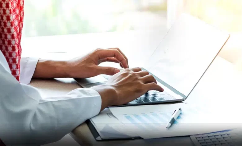كيف أقدم بلاغ تغيب عن العمل للعمالة المنزلية