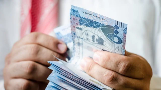 هل يمكن لزوجة السجين التسجيل في حساب المواطن