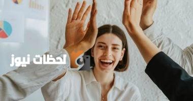 5 أبراج وجودها بيحلي وقت الشغل.. برج الميزان معاك على الحلوة والمرة