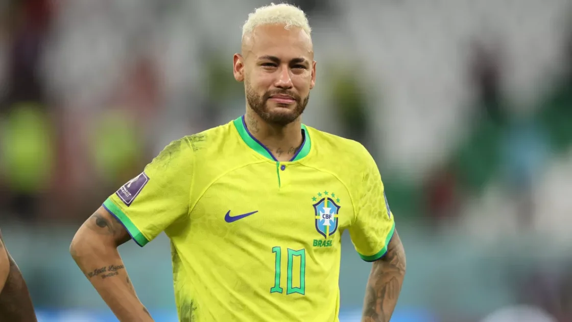 أنشيلوتي ونيمار في اتصال غامض بعد تدريبات البرازيل